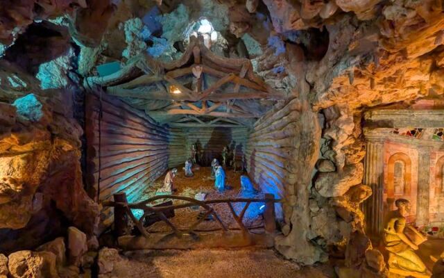 This Free Tennessee Shrine Draws Out-of-State Pilgrims Into a Man-Made Crystal Cave Telling the Life of Jesus