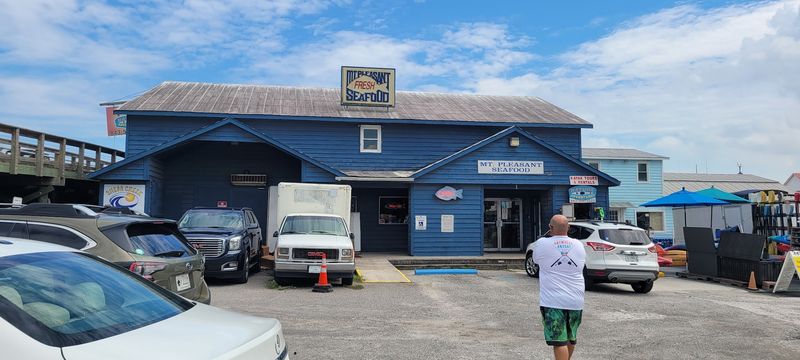 This South Carolina Seafood Market Sends Locals Home With Fresh Shrimp And Dinner Plans