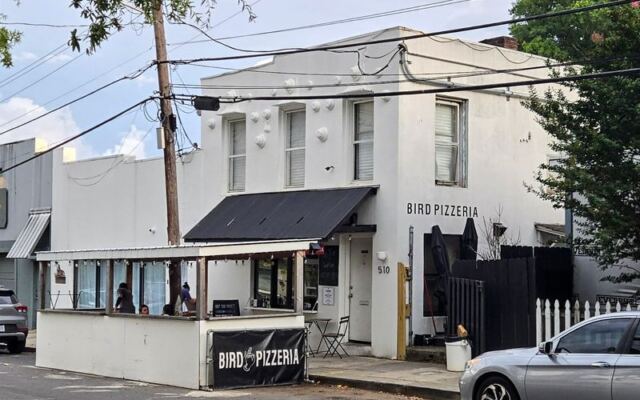 This Tiny Charlotte Pizzeria’s Hot Honey Pie Has North Carolina Foodies Booking Months Ahead