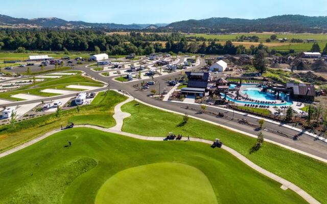 Golfers Finish Their Round and Float Oregon’s Biggest Lazy River at This Former Gravel Mine
