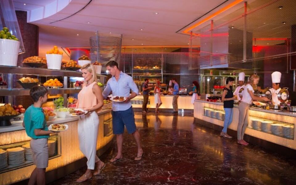 13 Massive Buffets Around the World Worth Experiencing