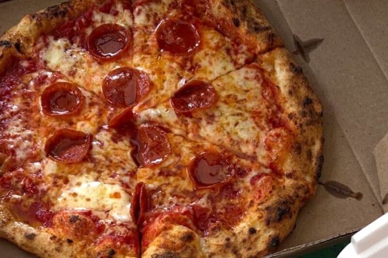This Tiny Family-Run Tennessee Pizzeria Serves a Hot Honey Pepperoni Pie With a Crust Reviewers Can’t Stop Praising