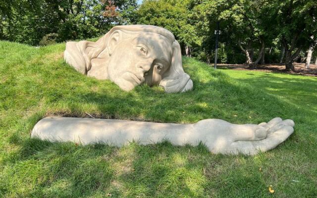 This Under-The-Radar Illinois Sculpture Park Feels Like Walking Through Someone’s Wildest Daydreams