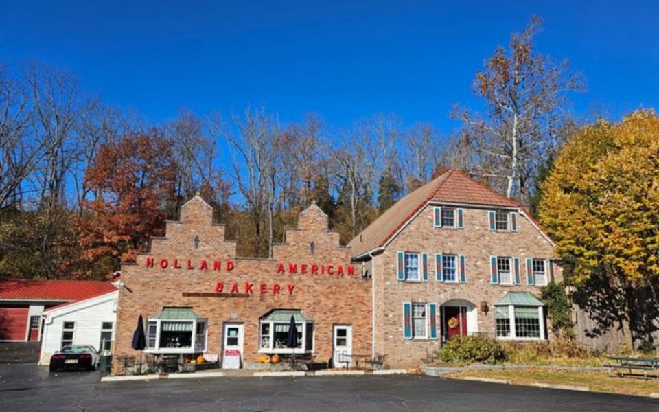 This New Jersey Dutch Bakery Makes A Pastry Run Feel Like A European Detour
