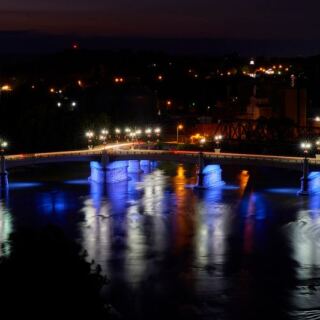 A Zanesville Ohio Bridge Splits Into A Y So You Can Drive Three Directions At Once
