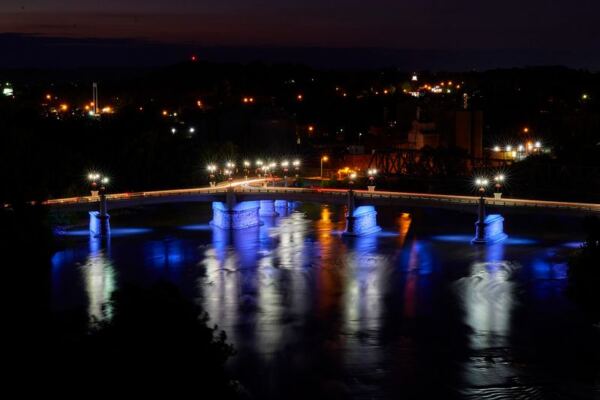A Zanesville Ohio Bridge Splits Into A Y So You Can Drive Three Directions At Once