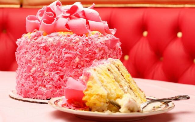 Madonna Inn in San Luis Obispo Bakes Pink Champagne Cake So Famous Road-Trippers Stop Just for a Slice
