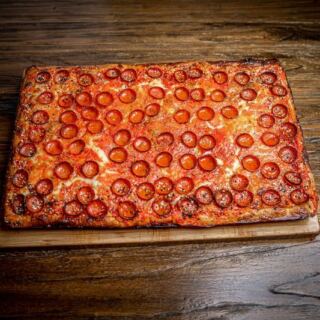 This New Jersey Pizza Spot Pairs Hot Honey Pepperoni With a Crust Reviewers Keep Praising
