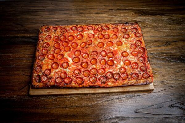 This New Jersey Pizza Spot Pairs Hot Honey Pepperoni With a Crust Reviewers Keep Praising
