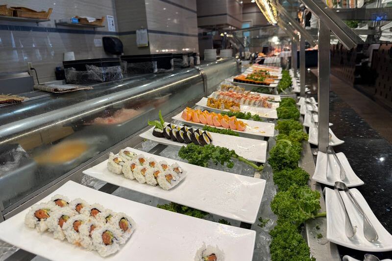 This Glendale Seafood Buffet Refills the Crab Legs and Oysters So Fast the Trays Never Sit Empty