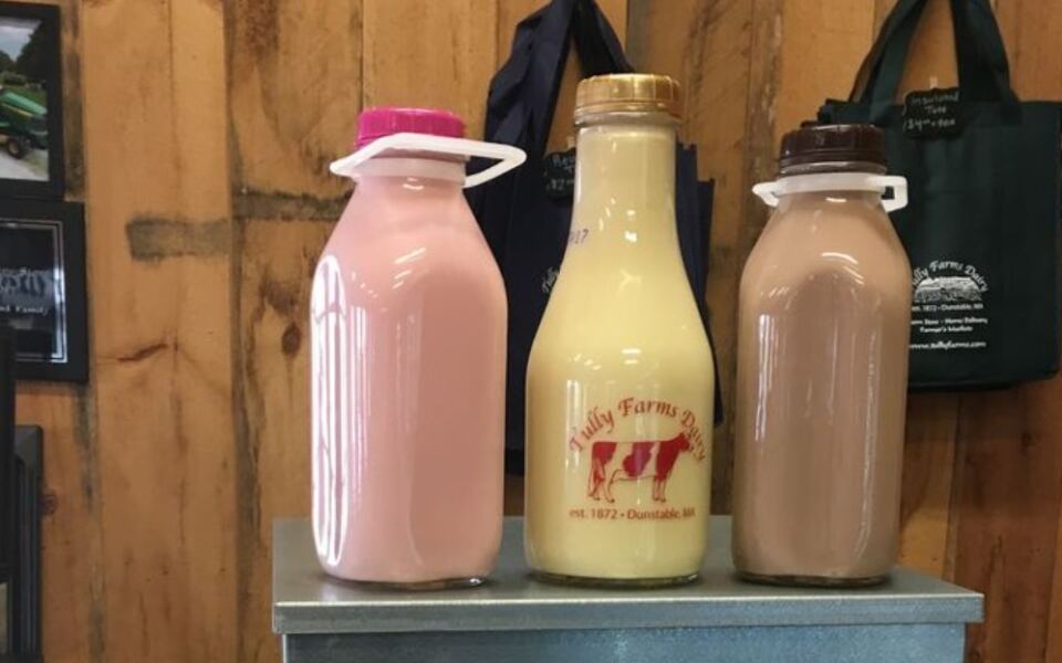 This Working Dairy Farm Near Boston Still Bottles Its Own Milk in Glass the Old-Fashioned Way