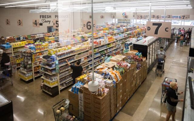 This Texas Discount Supermarket Rings Up Grocery Bills at a Fraction of What the Chains Charge