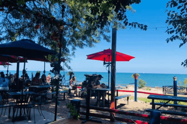 This Laid-Back Illinois Cafe Sits Right on Lake Michigan With Weekend Live Music and Lakefront Seafood