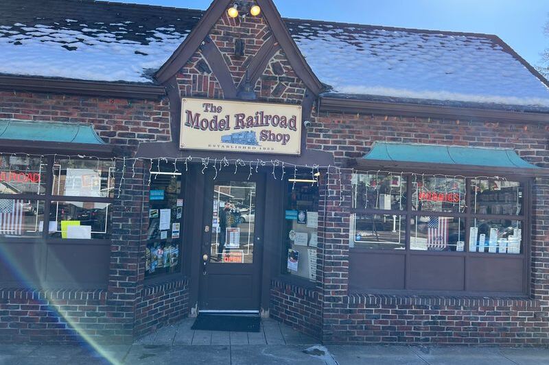 This Old-School New Jersey Hobby Shop Turns Model Trains Into An Afternoon-Long Obsession