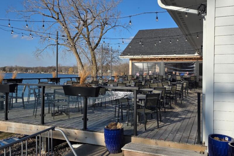 This Minnesota Restaurant Lets You Eat Right Along The Edge Of Big Lake