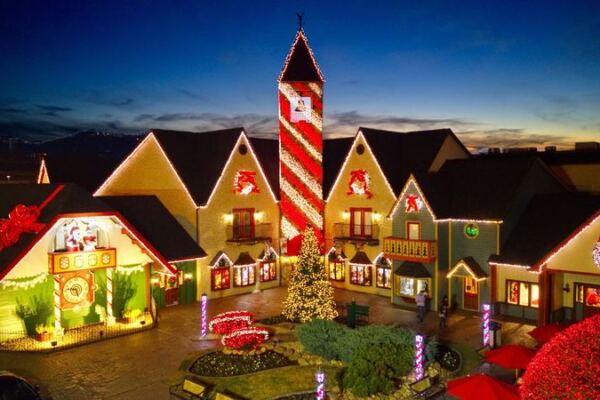 You Could Spend An Entire Day Inside This Massive Tennessee Christmas Store That’s Open Year-Round