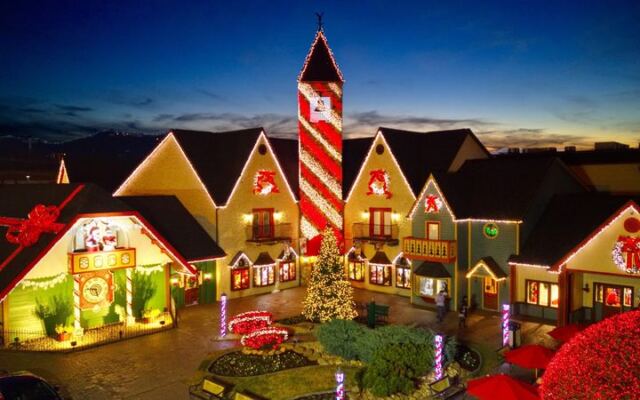 You Could Spend An Entire Day Inside This Massive Tennessee Christmas Store That’s Open Year-Round