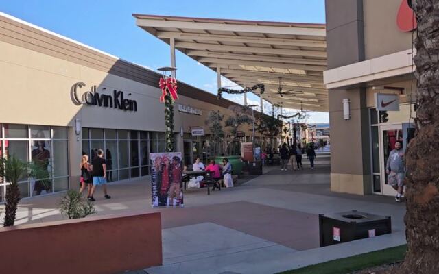 This Arizona Outlet Mall Keeps Adding Stores and Slashing Prices 30 to 70 Percent Off