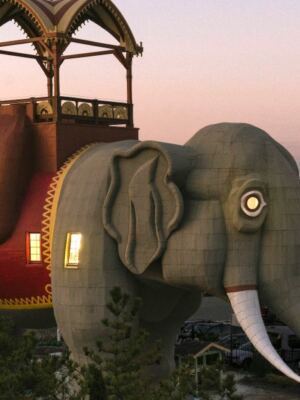 Lucy The Elephant In Margate Lets You Climb Inside A Six-Story Shore Landmark