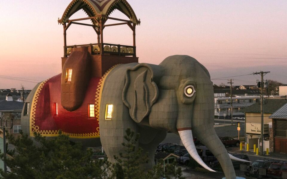 Lucy The Elephant In Margate Lets You Climb Inside A Six-Story Shore Landmark