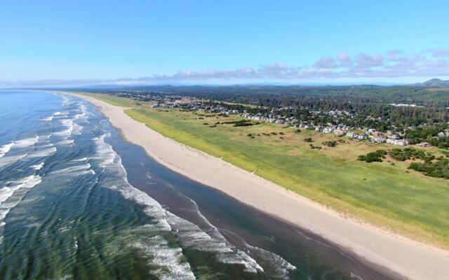 4 Oregon Beaches Where You Can Fill A Pocket With Sea Glass In One Afternoon
