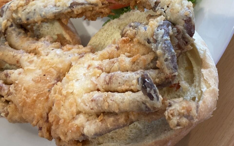 This Under-the-Radar Steinhatchee Seafood Shack in Florida Serves Blue Crab So Fresh Locals Won’t Tell You Where