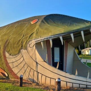 This Minnesota Roadside Stop Has A Giant Fish You Can Walk Inside