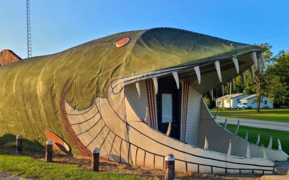 This Minnesota Roadside Stop Has A Giant Fish You Can Walk Inside