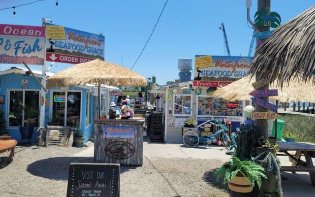 This No-Walls Seafood Shack Fries Fresh Shrimp Right On The North Carolina Intracoastal
