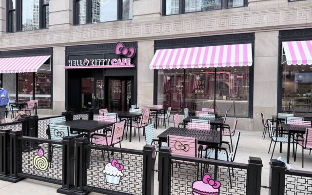 Downtown Illinois Now Has The World’s Largest Hello Kitty Cafe, And It’s Adorable
