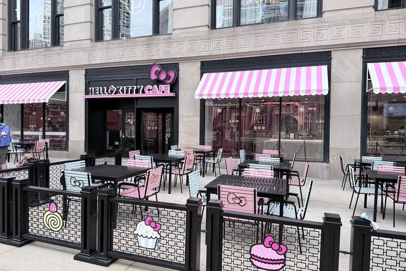Downtown Illinois Now Has The World’s Largest Hello Kitty Cafe, And It’s Adorable