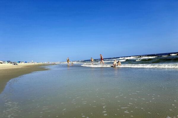 This North Carolina Beach Town Has Nine Stoplight-Free Miles of Sand and Almost No Crowds
