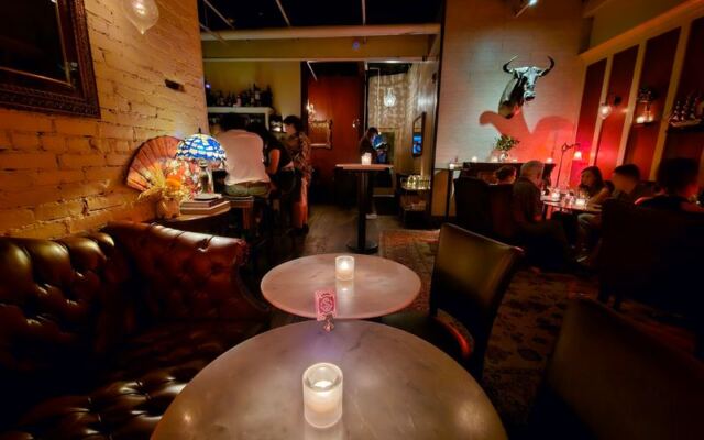 This Boston Speakeasy Hides Behind an Unmarked Alley Door Downtown, and Finding It Feels Like a Secret