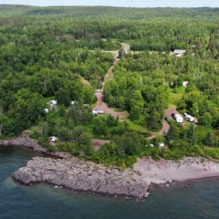 This Little North Shore Town in Minnesota Is Where Crowd-Weary Travelers Quietly Go Instead
