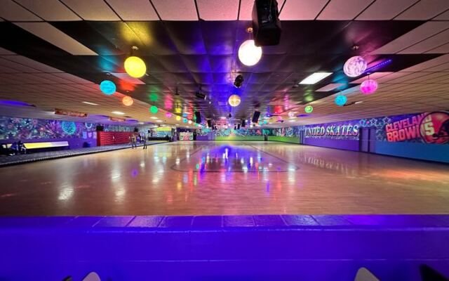 Everyone Chases Cedar Point’s Coasters, But This Ohio Roller Rink Brings Back The Skate-Night Magic