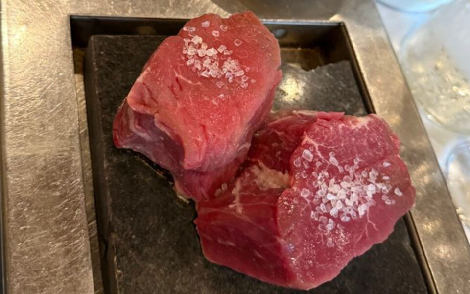 This New Jersey Portuguese Spot Has Built a Following on Garlic Shrimp and Hot-Stone Steak Since 1989
