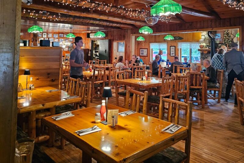 This Minnesota Supper Club Serves Escargot, Walleye And Steaks Worth The Drive