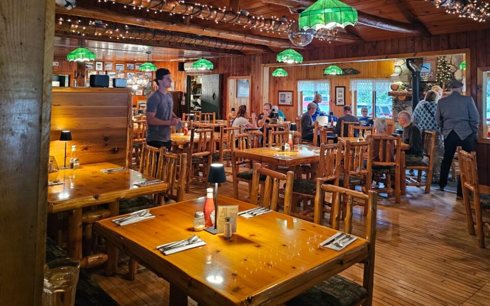 This Minnesota Supper Club Serves Escargot, Walleye And Steaks Worth The Drive