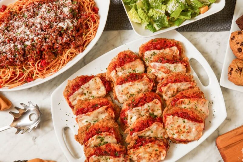 This Minnesota Italian Restaurant Serves Giant Family-Style Meals In A Dining Room You Have To See