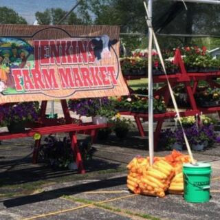 This Family-Owned Indiana Farm Market Wins Over Food Lovers With Sweet Corn, Homemade Pies, And Local Honey