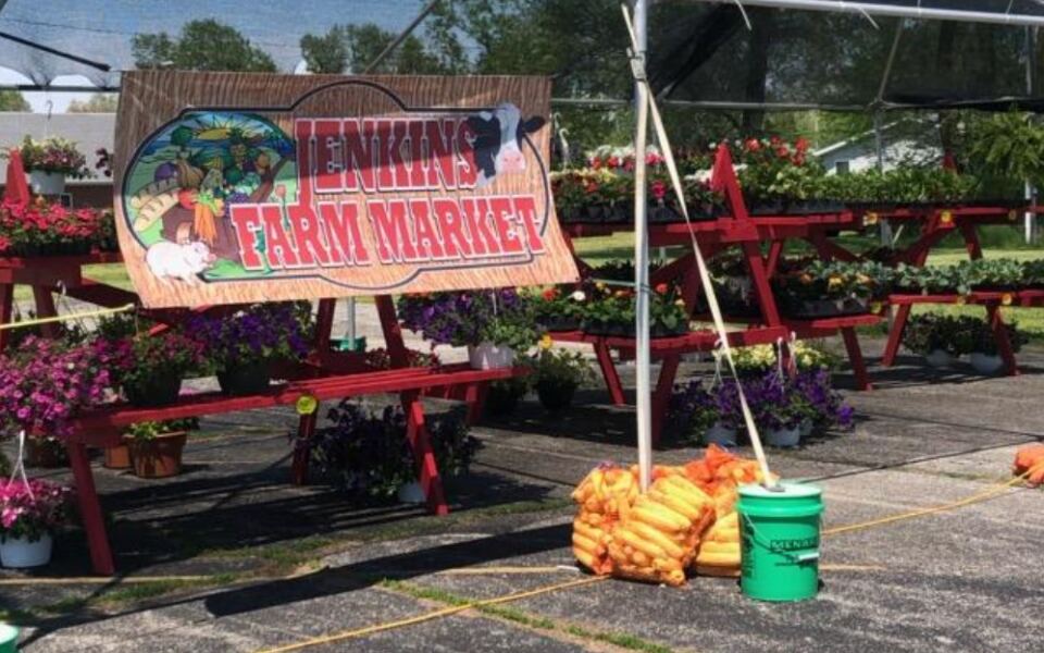 This Family-Owned Indiana Farm Market Wins Over Food Lovers With Sweet Corn, Homemade Pies, And Local Honey