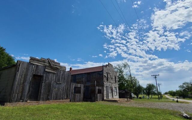 Ingalls Hotel Marks the Ruins of a Vanished Oklahoma Frontier Town Near Stillwater