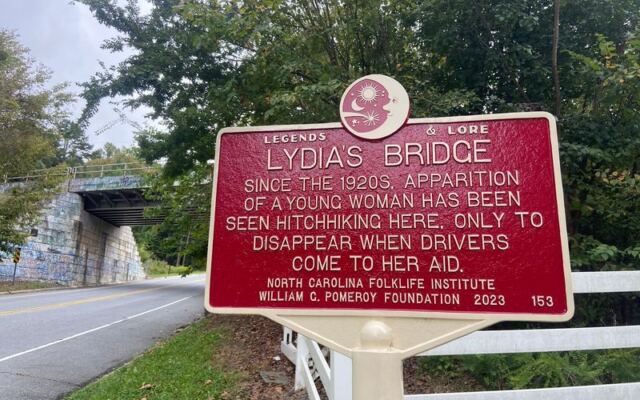 Locals Quietly Avoid These 7 North Carolina Roads After Dark, and the Backstories Explain Why