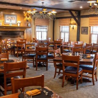 The New Jersey Restaurant Where Comfort Food Comes With Fireplaces and Colonial-Inn Charm
