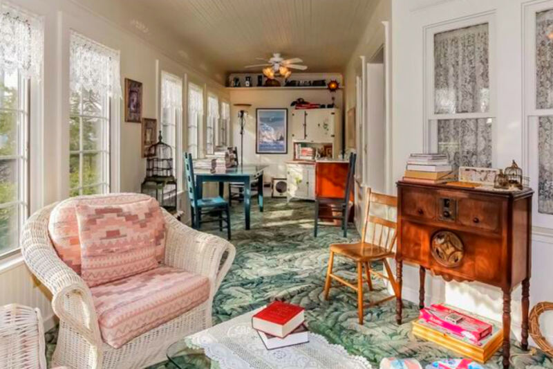 This Michigan B&B Is Steps From the Beach – With Fireplaces, Fresh Breakfast, and Lake Michigan Views