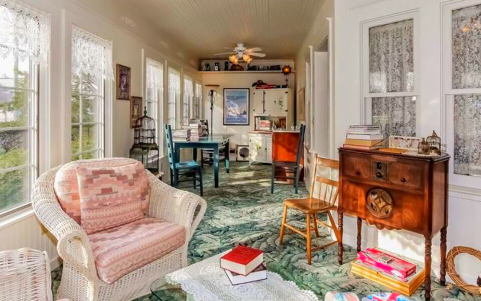 This Michigan B&B Is Steps From the Beach – With Fireplaces, Fresh Breakfast, and Lake Michigan Views