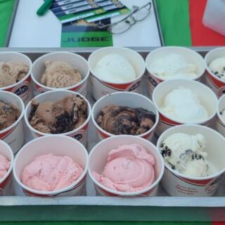Since 1975, This New Jersey Scoop Shop Has Made Choosing From 70 Flavors The Hard Part