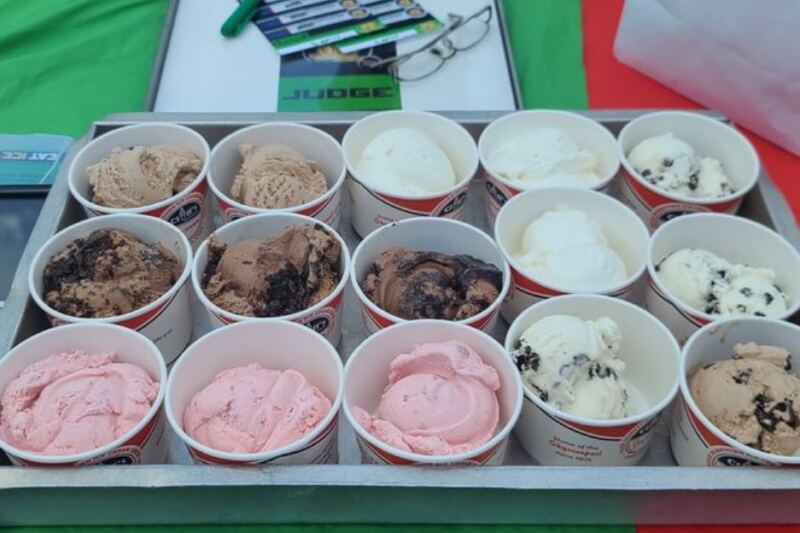 Since 1975, This New Jersey Scoop Shop Has Made Choosing From 70 Flavors The Hard Part