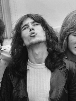 15 Songs That Instantly Bring Back the 8-Track Years