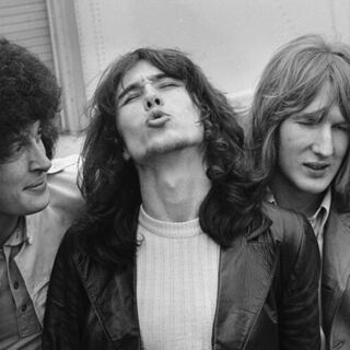 15 Songs That Instantly Bring Back the 8-Track Years